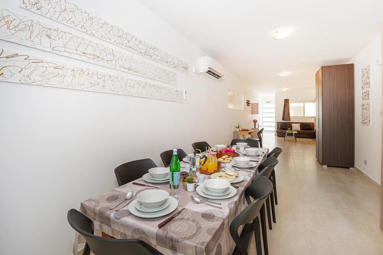 Summer Breeze 3 Bedroom Family Maisonette With Sunny Terrace In Mellieha - By Getawaysmalta Экстерьер фото